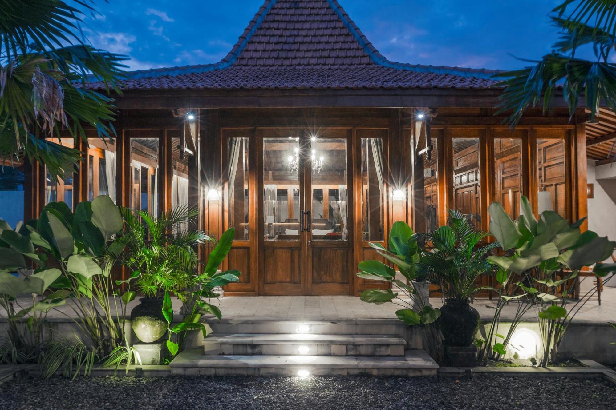 Gria Kerten Surakarta  Exterior photo